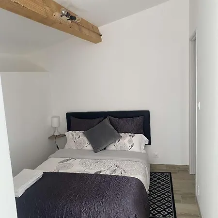Bel Appartement Au Coeur Du Village De Sartene Exterior photo