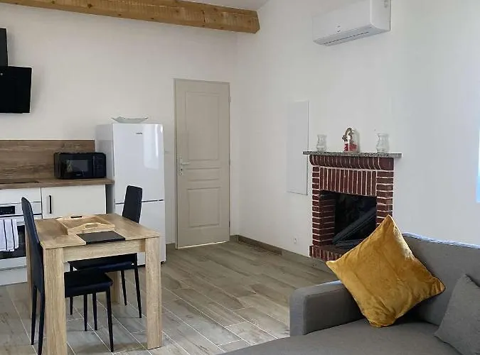 Bel Appartement Au Coeur Du Village De Sartene