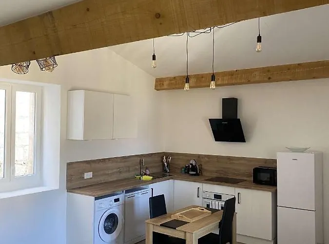 Bel Appartement Au Coeur Du Village De Sartene