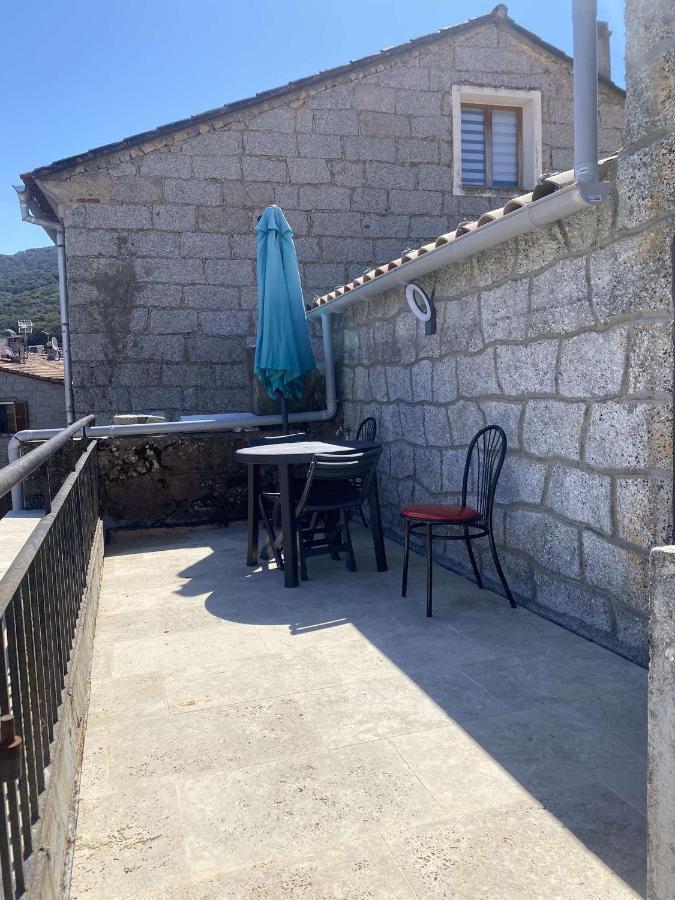 Bel Au Coeur Du Village De Sartene (Corsica)